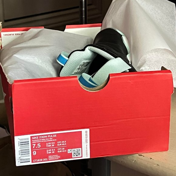 Nike Zoom Pulse Slip On Women's Everyday Heroes Shoes  CT1629-001 - Picture 9 of 9